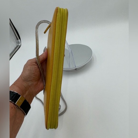 Chanel-Authentic-Camelia  zip organizer on original Chain Yellow - Picture 5 of 16